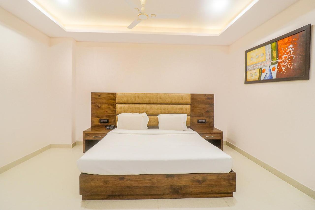 Fabhotel Mid Town Grand Панчкула Екстериор снимка