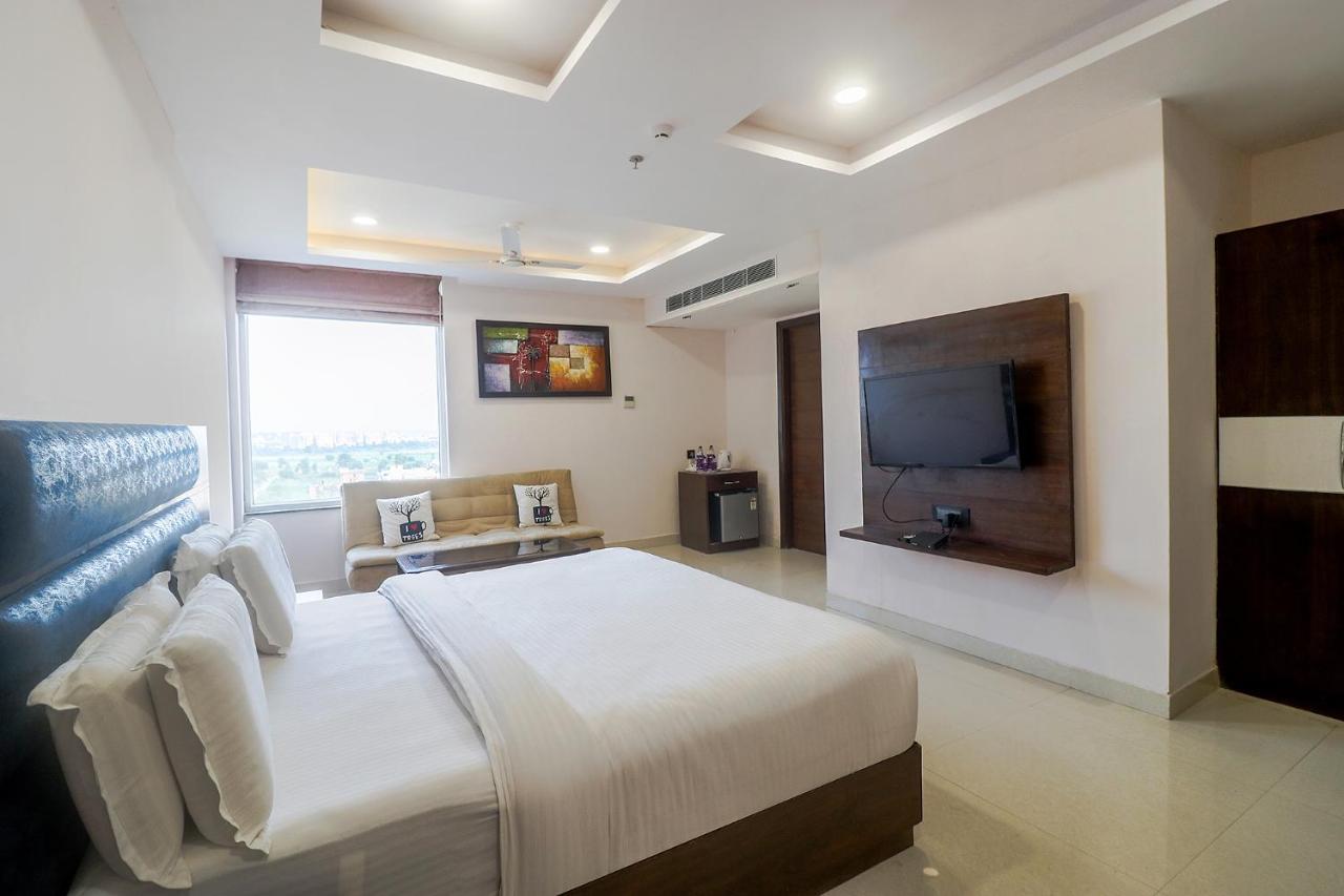 Fabhotel Mid Town Grand Панчкула Екстериор снимка