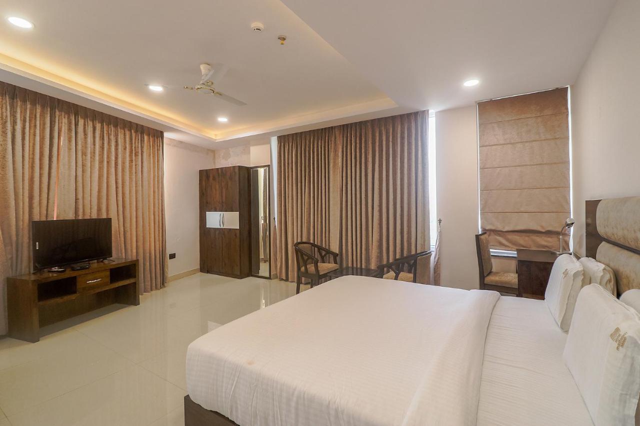 Fabhotel Mid Town Grand Панчкула Екстериор снимка