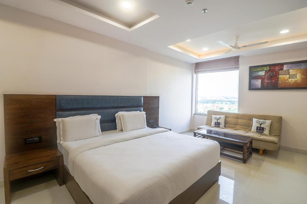 Fabhotel Mid Town Grand Панчкула Екстериор снимка