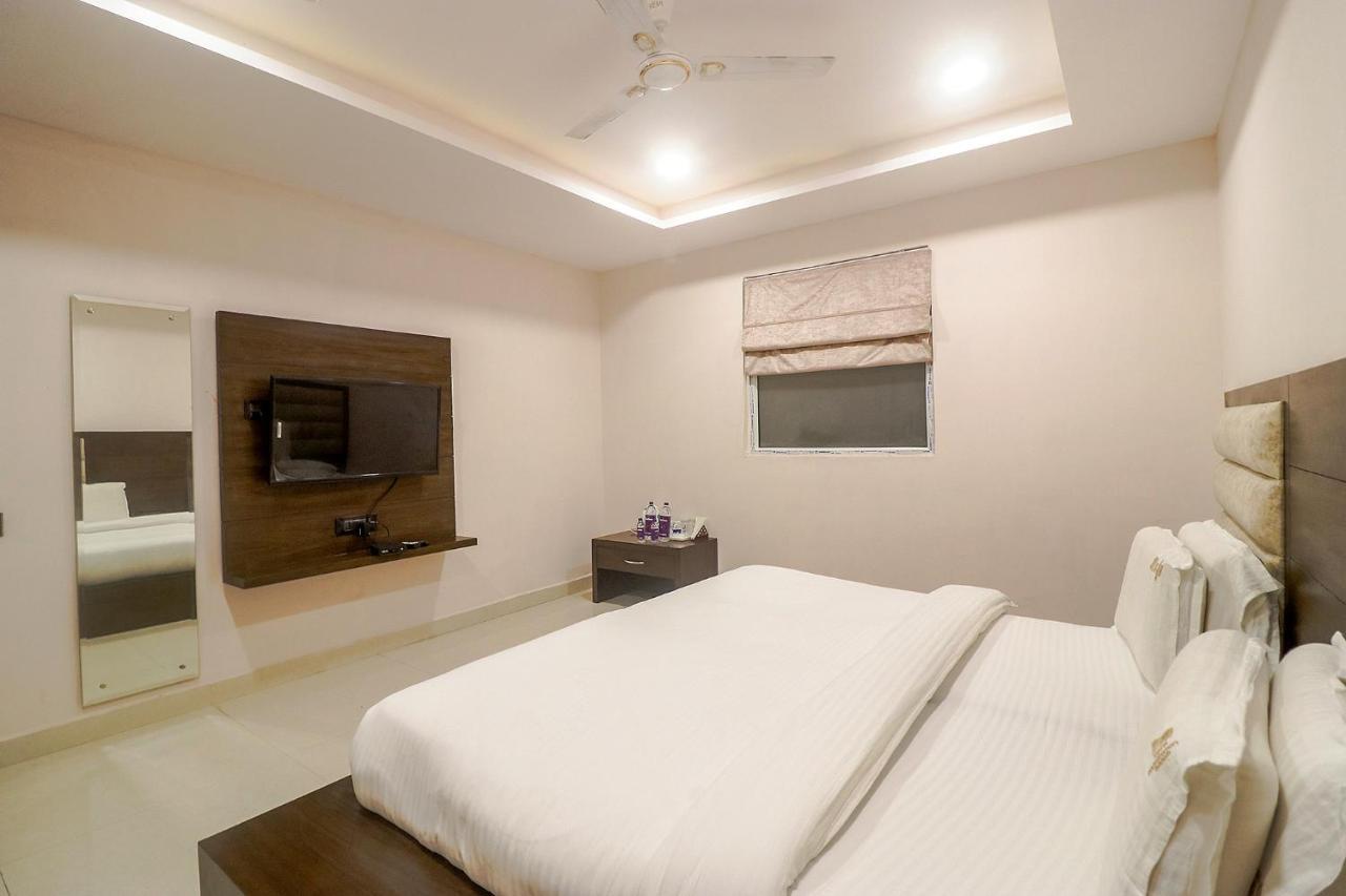 Fabhotel Mid Town Grand Панчкула Екстериор снимка