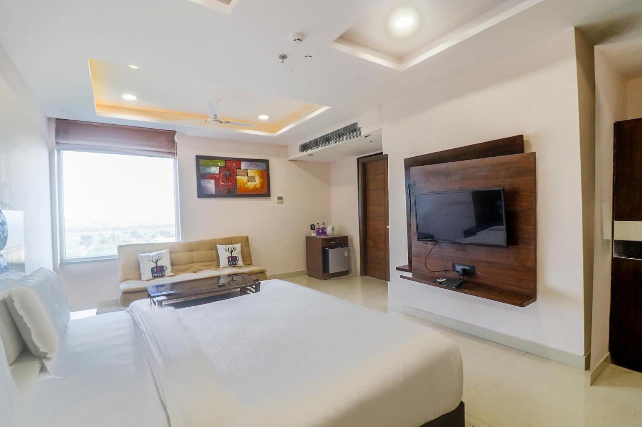 Fabhotel Mid Town Grand Панчкула Екстериор снимка