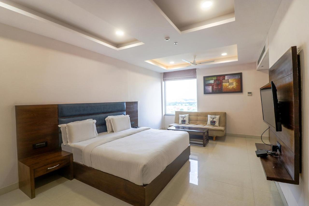 Fabhotel Mid Town Grand Панчкула Екстериор снимка