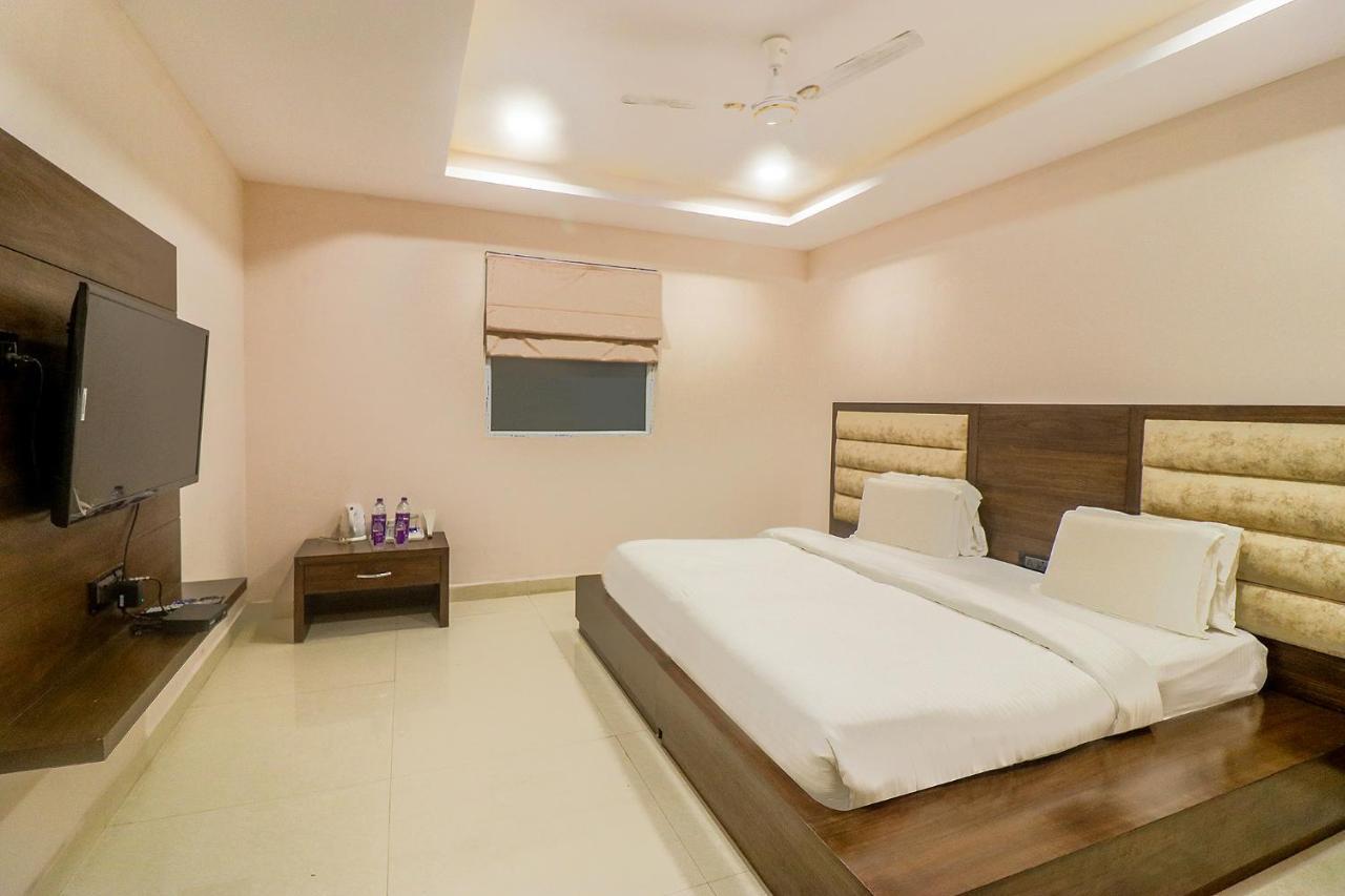 Fabhotel Mid Town Grand Панчкула Екстериор снимка