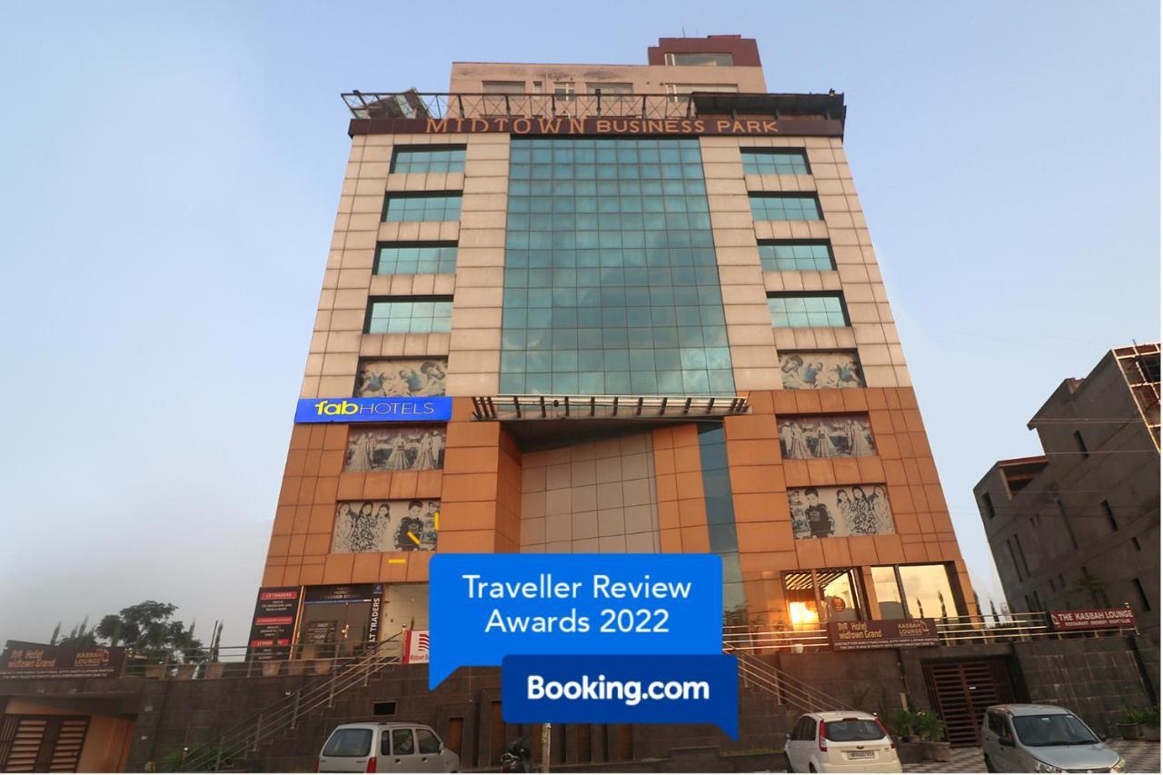 Fabhotel Mid Town Grand Панчкула Екстериор снимка